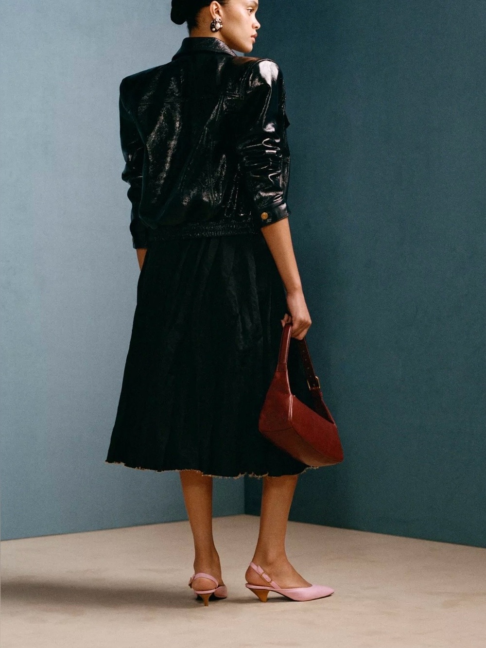 Zara Black Pleated Midi Skirt with Elastic Waist